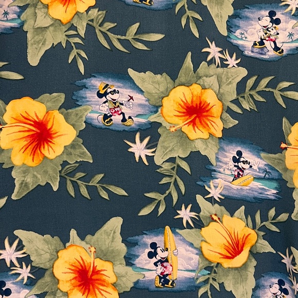 Disney Parks Mickey Mouse Floral Hawaiian Rayon Button Down Shirt Large - Picture 2 of 7